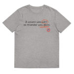 "À vaincre sans péril, on triomphe sans gloire." Tee-shirt éco-friendly – Image 4
