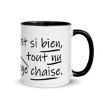 "On est si bien, tout nu dans une large chaise." Mug coloré – Image 8