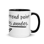 "La valeur n’attend point le nombre des années." Mug coloré – Image 8