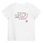 "Je me sens un cœur à aimer toute la terre." Tee-shirt éco-friendly enfant – Image 4